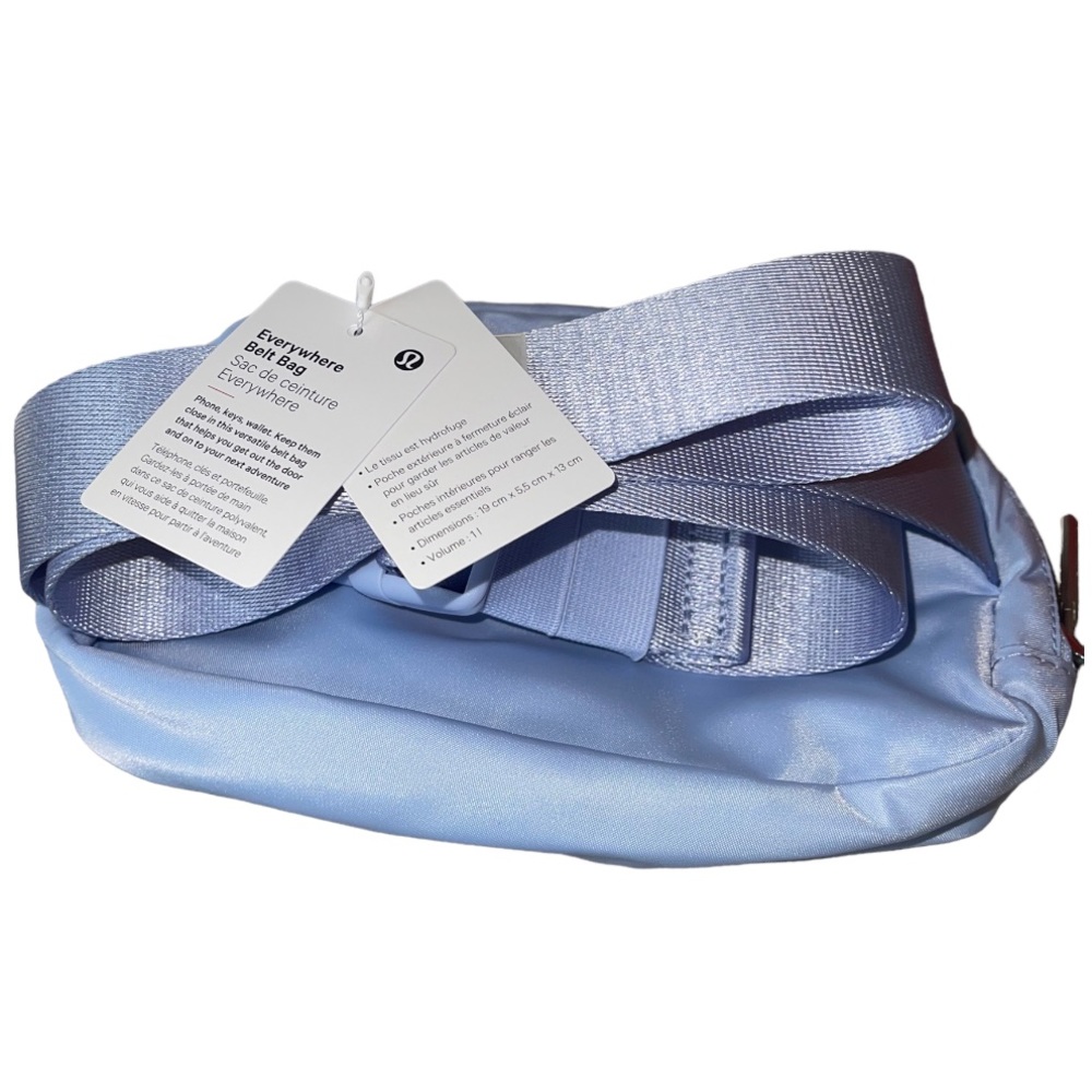 NWT Lululemon Everywhere Belt Bag in Light Blue - Picture 2 of 4
